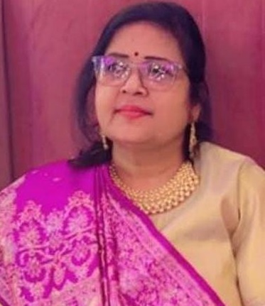 स्तम्भ : कविता आसपास ‘ आरंभ’ – अमृता मिश्रा