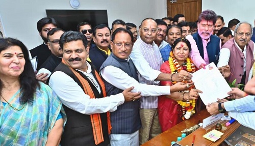 राज्यसभा के लिए लक्ष्मी वर्मा ने भरा नामांकन; CM साय बोले- यह प्रदेश की नारी शक्ति के सम्मान का प्रतीक