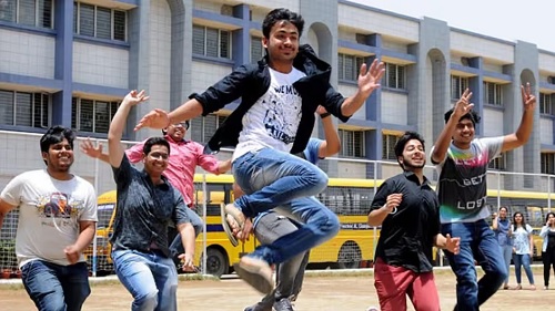 छत्तीसगढ़ बजट में युवाओं को बड़ा तोहफा, ₹10 लाख का लोन और हाईटेक शिक्षा से मिलेगी नई उड़ान