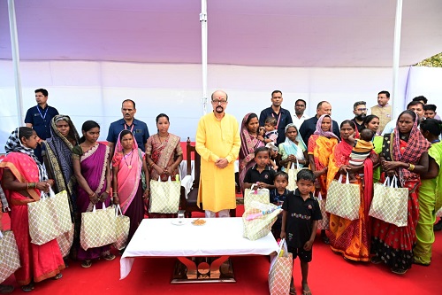 राज्यपाल श्री रमेन डेका ने बैगा-बिरहोर आदिवासियों की संस्कृति को सहेजने की दी सीख