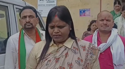 मीना बाजार परमिशन विवाद: वायरल ऑडियो से गरमाई अंबिकापुर की राजनीति, मेयर मंजूषा भगत पहुंचीं थाने; कांग्रेस ने SIT जांच की रखी मांग