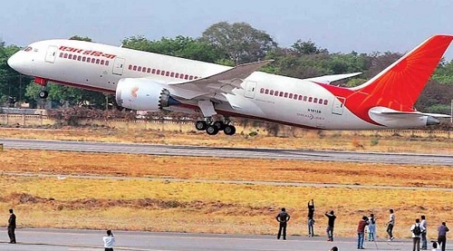 रायपुर एयरपोर्ट पर बड़ी घटना, एयर इंडिया के विमान से टकराई चिड़िया, नहीं हुई कोई क्षति…