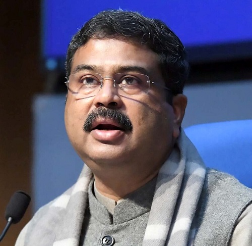 Re-NEET Exam से पहले दबाव में शिक्षा मंत्री धर्मेंद्र प्रधान, अचानक पहुंचे NTA दफ्तर, तैयारियों का जायजा लिया