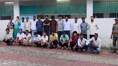 कमीशन के लालच में साइबर ठगों को खाते बेचने वाले 23 लोग हिरासत में, मोबाइल-ATM सहित दस्तावेज जब्त