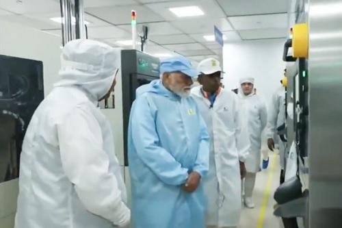 साणंद में भारत के तीसरे सेमीकंडक्टर प्लांट का उद्घाटन: पीएम मोदी बोले- ‘भारत जो ठान लेता है, करके दिखाता है’