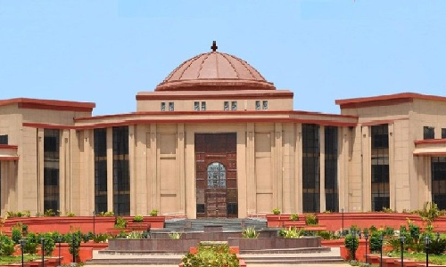 छत्तीसगढ़ हाई कोर्ट ने शिक्षिका की बर्खास्तगी का आदेश किया निरस्त, बिना विभागीय जांच हटाना असंवैधानिक, सेवा बहाली के निर्देश