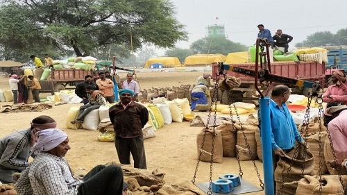 छत्तीसगढ़ के धान खरीदी केंद्रों में बनेगा आधुनिक इंफ्रास्ट्रक्चर, शेड-सह-चबूतरा निर्माण को मंजूरी, हर केंद्र को मिलेंगे 10-10 लाख रुपये