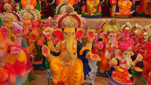 गणेशोत्सव पर छत्तीसगढ़ में 700 करोड़ का कारोबार, 50 लाख घरों में विराजेंगे बप्पा, मूर्तियों के दाम 50% तक बढ़े