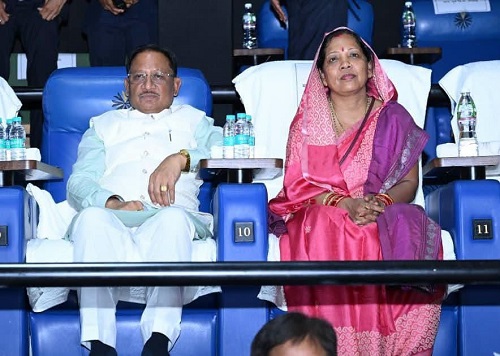 सीएम विष्णु देव साय ने परिवार संग देखी फिल्म ‘हनुमान अंश’, बाबा नीम करौली के जीवन पर बनी फिल्म को छत्तीसगढ़ में टैक्स फ्री किया, राज्यपाल और विधानसभा अध्यक्ष भी मौजूद रहे