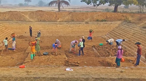 छत्तीसगढ़ में ‘मोर गांव-मोर पानी’ अभियान: ₹2000 करोड़ खर्च के बाद भी 30% काम अधूरा, 11 लाख श्रमिकों को मिल रहा रोजगार