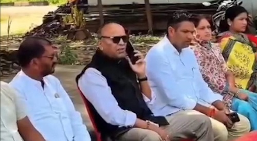 वरिष्ठ भाजपा नेता अजय चंद्राकर के बिगड़े बोल, अधिकारी को कही गाड़ने की बात, कांग्रेस ने दी मानसिक चेकअप की सलाह