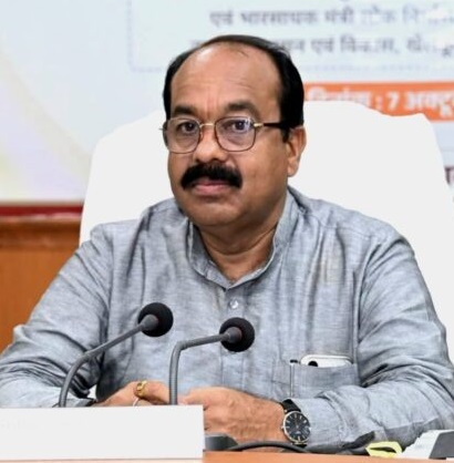 उप मुख्यमंत्री अरुण साव ने विकास कार्यों की समीक्षा की, त्योहारों से पहले सड़क मरम्मत पूरी करने और योजनाओं में तेजी के दिए निर्देश